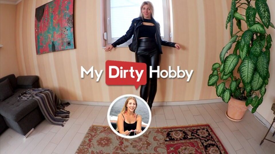 Pornographie de Première personne avec la sympathique muse de mydirtyhobby