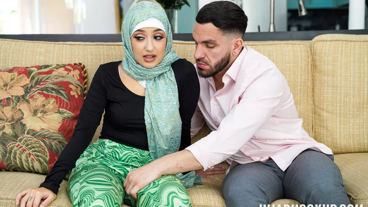 Vidéo HD ▶️ Porno de grosse queue avec lespiègle Vivianne DeSilva et Violet Gems de Hijab Hookup