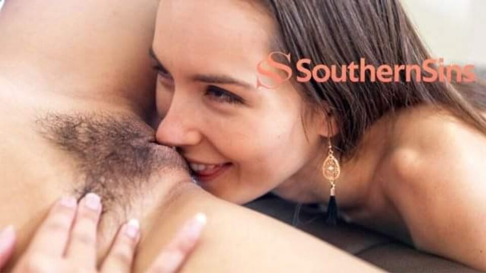 Southern Sins présente porno lécher la chatte de Jade Kush et Charlotte Star