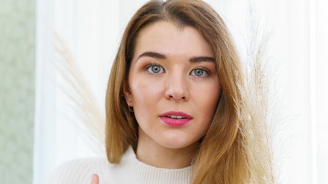 La noble Lana Tylor en vedette dans pornographie au bureau