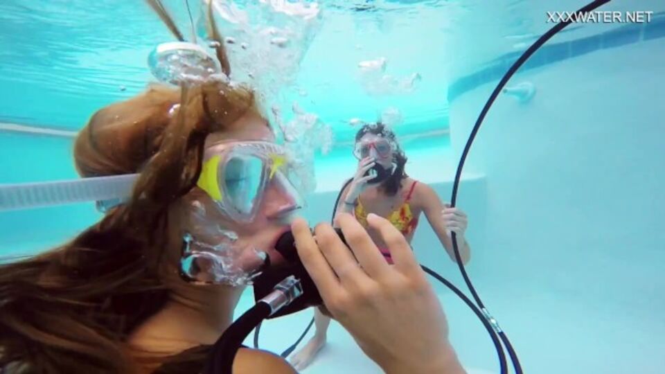 Plastica Katya - clip tette grosse - Underwater Show