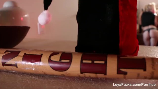 Acción con la fenomenal Leya Falcon con tatuajes de PUBA