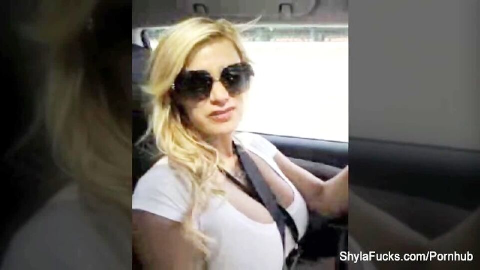 PUBA प्रस्तुत करता है Shyla Stylez का पर्दे के पीछे विड.