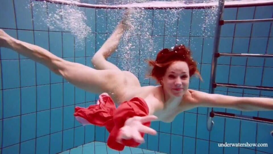 Bitch in HD Sex von Underwater Show