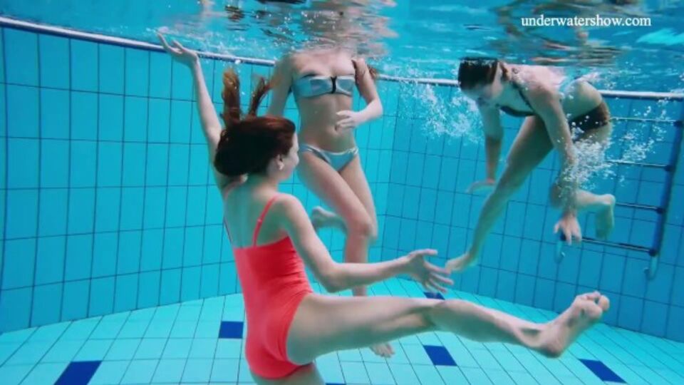 Unterwasser Pornofilm mit unnahbarer Baby von Underwater Show