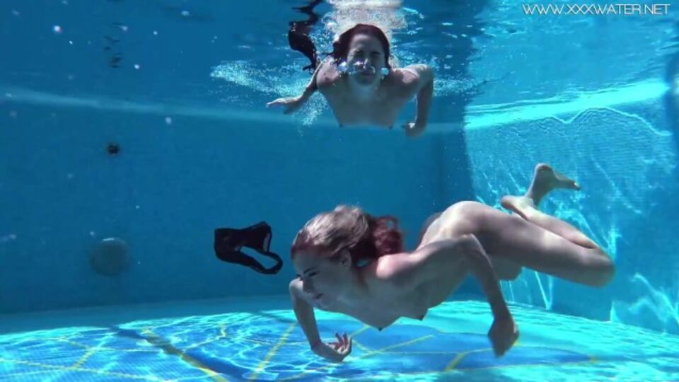 Underwater Show featuring Lindsay's pornstar smut