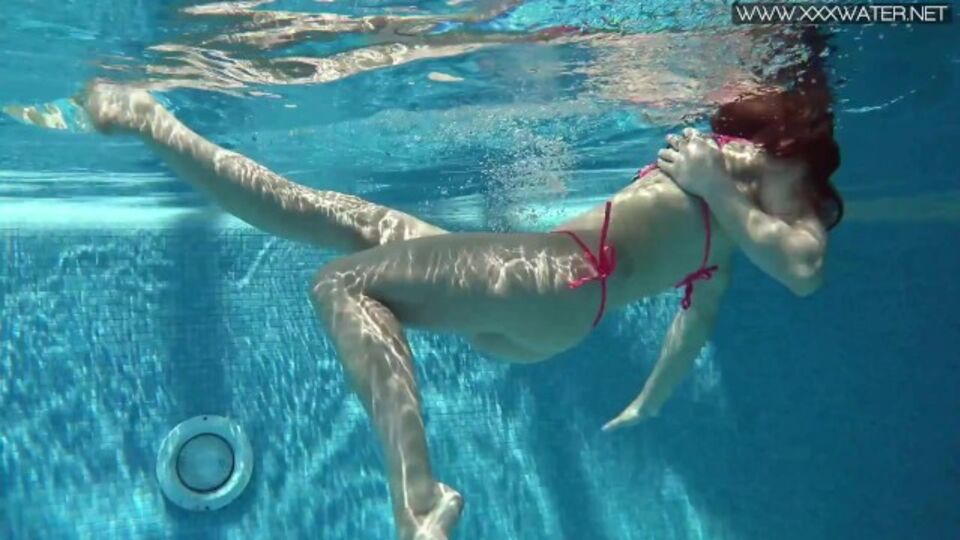 Videata ragazzina con vivida Nicole Pearl e Pearl di Underwater Show