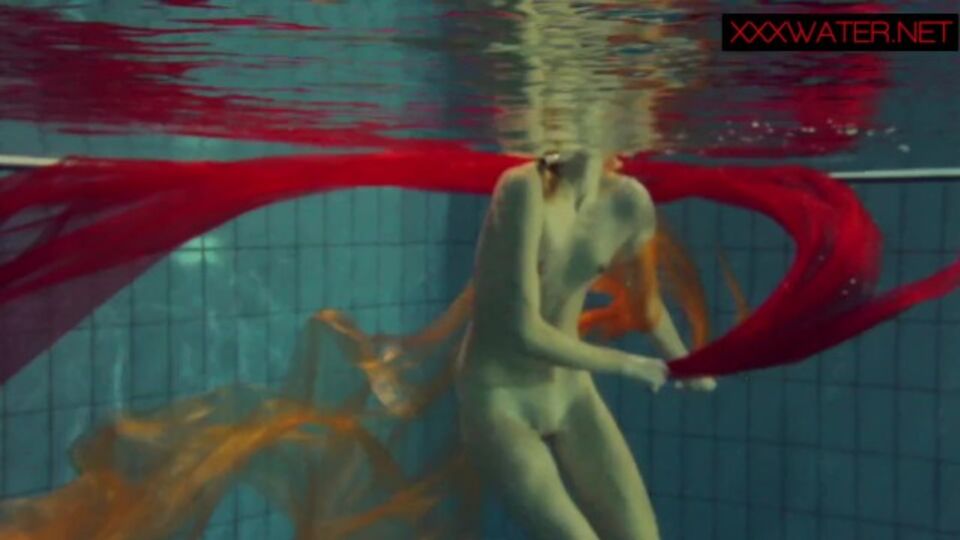 Enchanting chick - poolside clip - Underwater Show