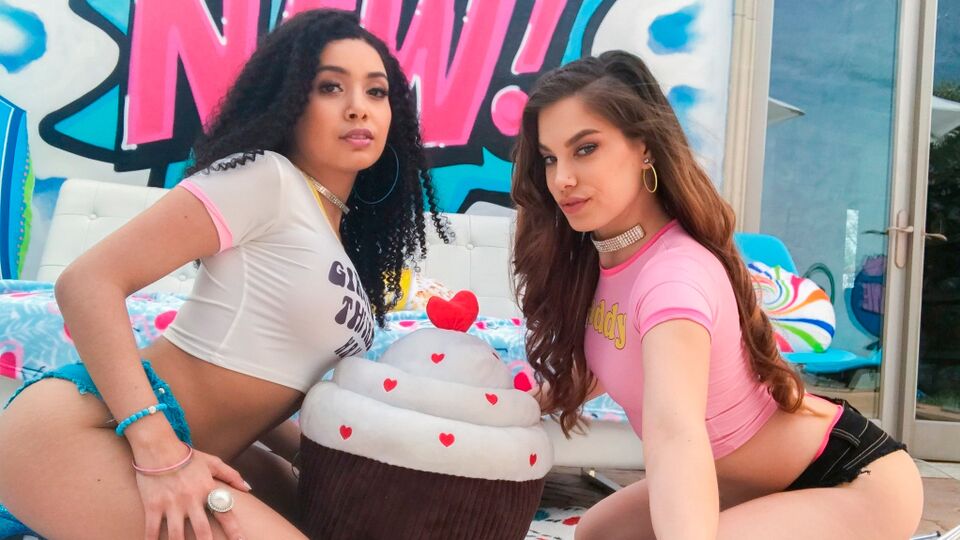 Assista sexo da afrodisíaca Aaliyah Hadid e Bobbi Dylan