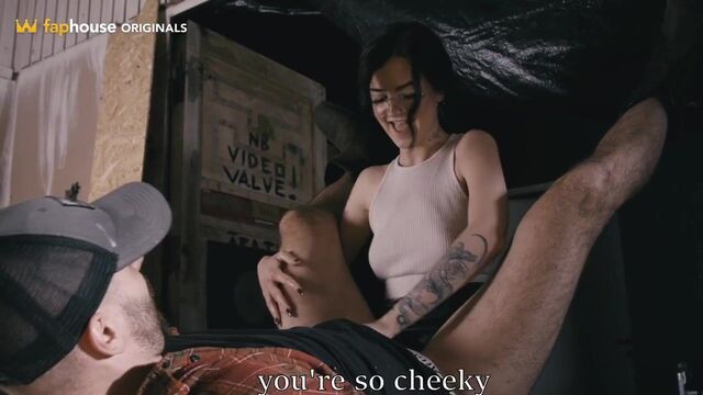 Porno de la hermosa Pegging de cabello largo 