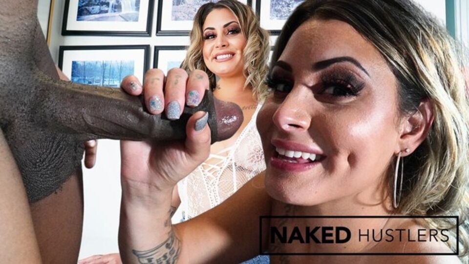 Skarlette Nikole em latina filmagem no Naked Hustlers