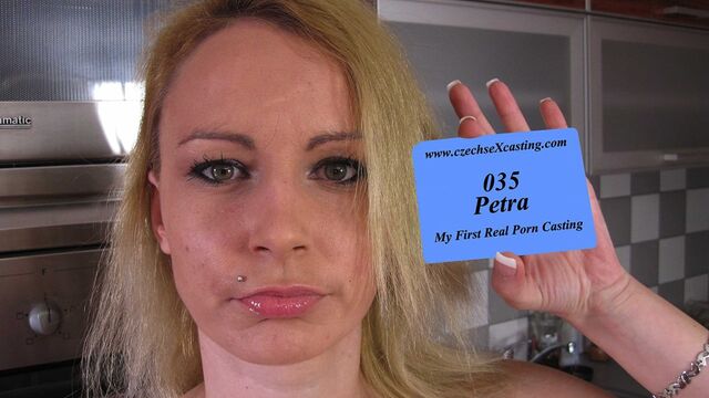 Bezaubernde Petra in Seitenfick XXX-Film