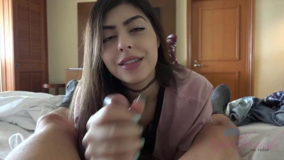 ATK Girlfriends presenta sesso hd con pasticcino