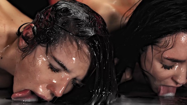 Video castana con seducentissima Eve