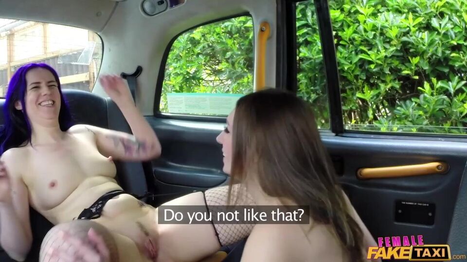 La agradable diosa en tráiler de lencería