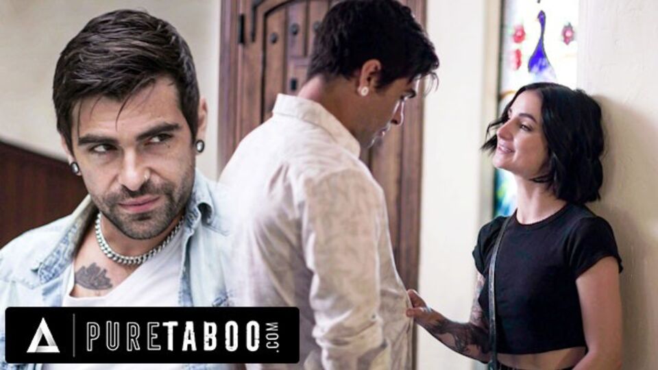 Lucky Fate y Stevie Moon en clip de tetas pequeñas de Pure Taboo