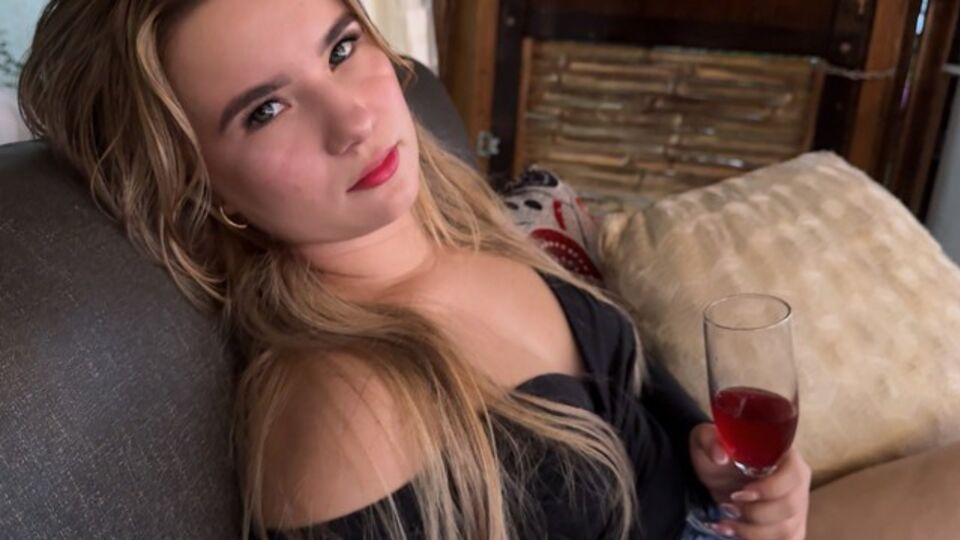 Glamour MaracuMangoo in clip latina
