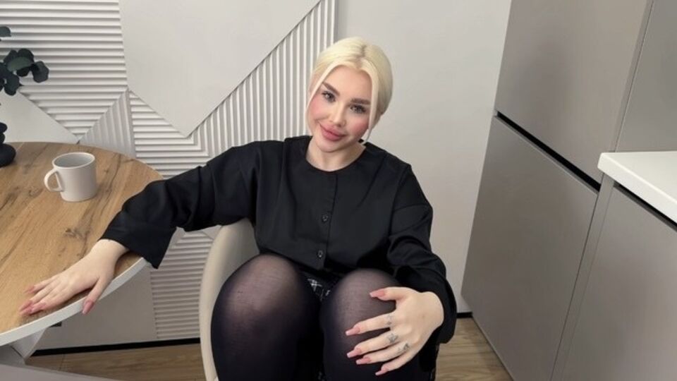 Guarda sesso di tenerissima Blondessa