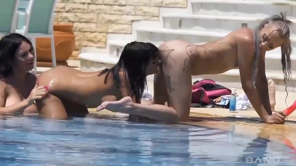 Tireless Inna Innaki and Rosa Rosita - stripping video - Sugarbabes