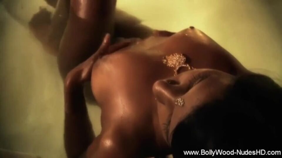 Magica capra - clip maturo - Bollywood Nudes HD