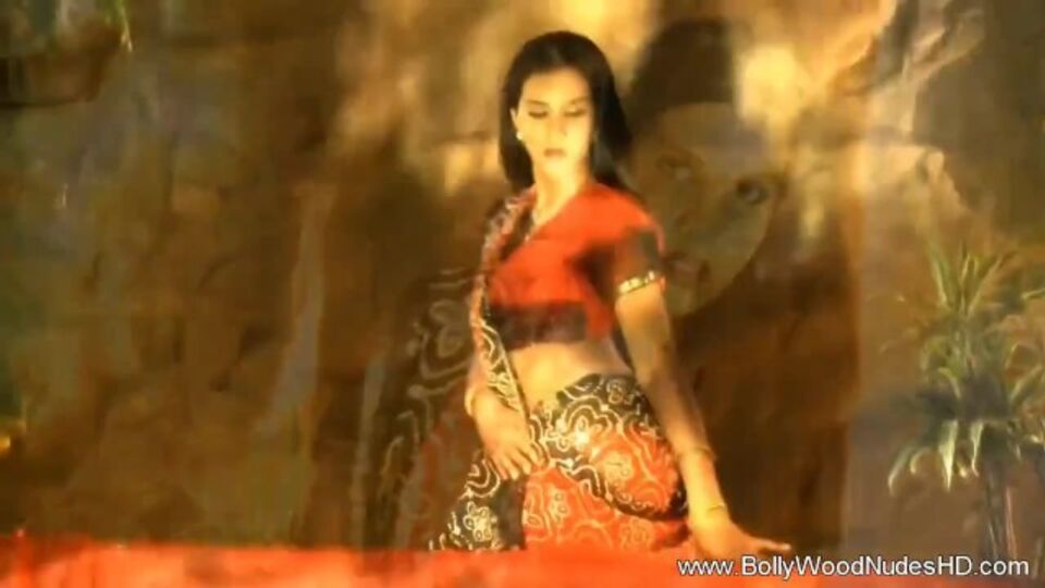 Dollish queen - mom xxx - Bollywood Nudes HD