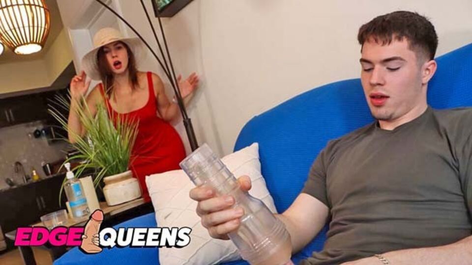 Lana Blade in filmato reazione di Edge Queens