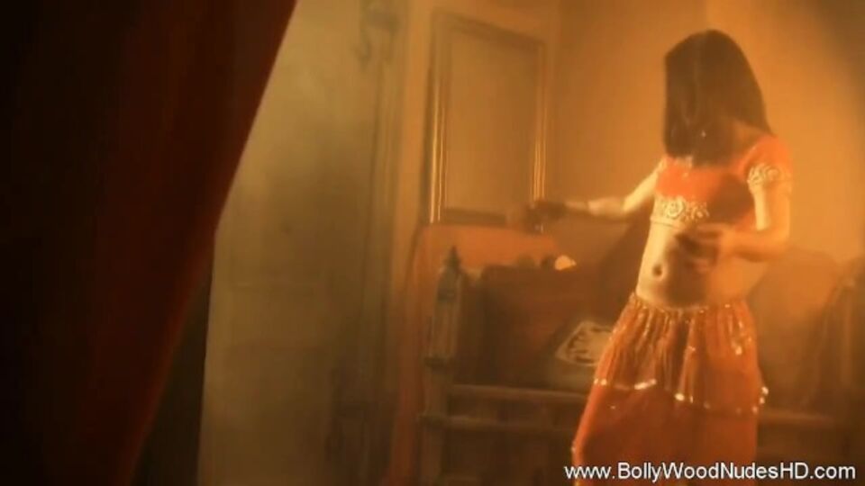 Innocente fiancè - video solo donna - Bollywood Nudes HD