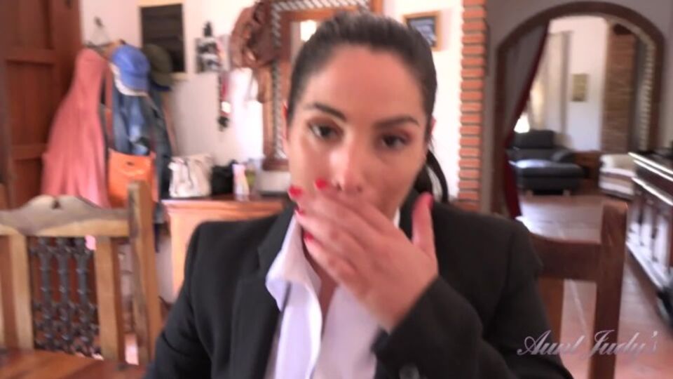 Mira clip con la inigualable Linda Del Sol