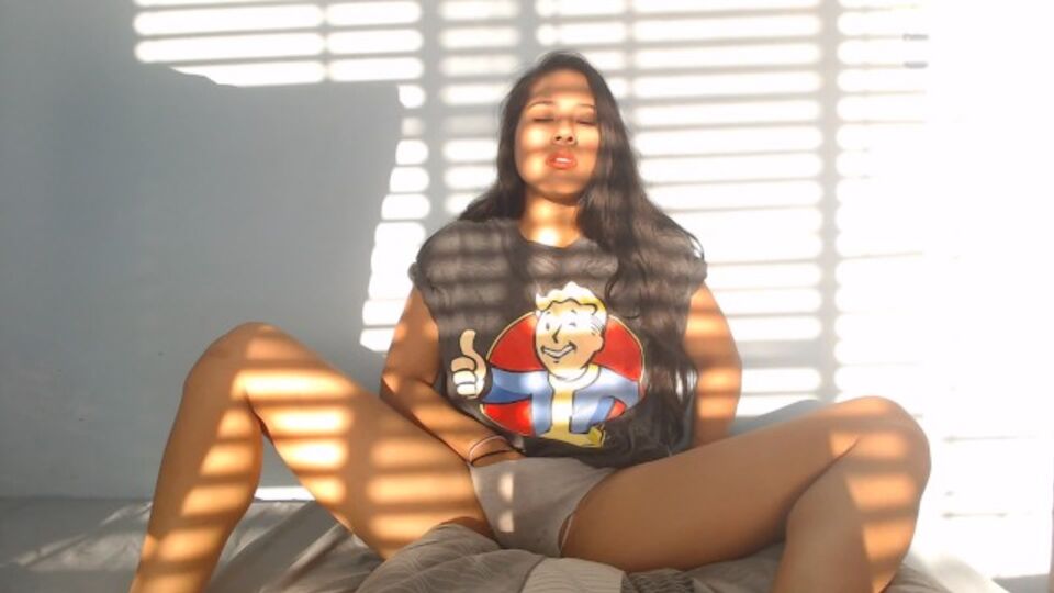 Clip de gamer protagonizado por la admirable annaxnasty