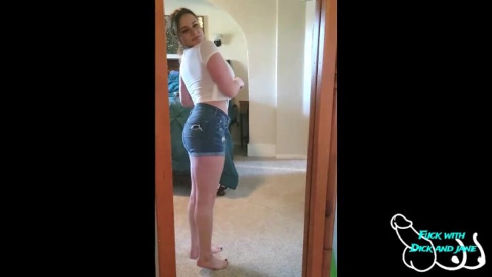 Verified Amateurs presenta acción con las mujer vestida hombre desnudo de FuckwDickandJane