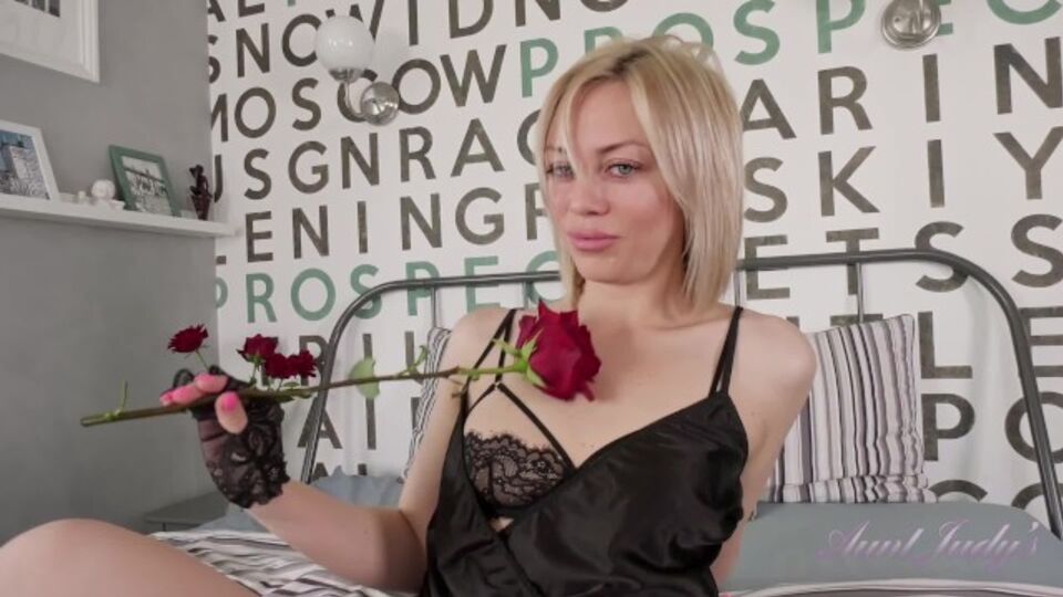Porno de la caliente Petite de orgasmo femenino 