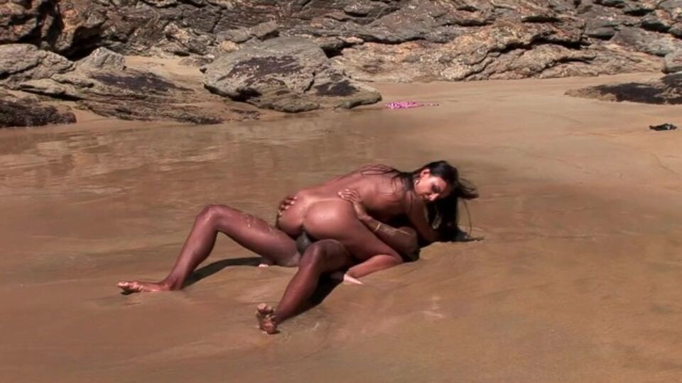 La natural  Melody Star en película de masturbación femenina
