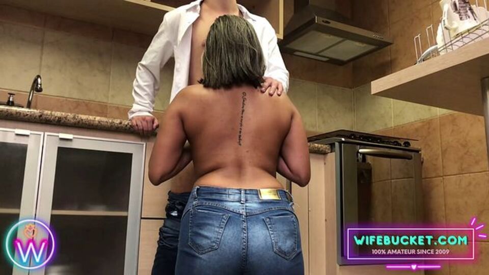 Wife Bucket - amateur wife blowjob clip