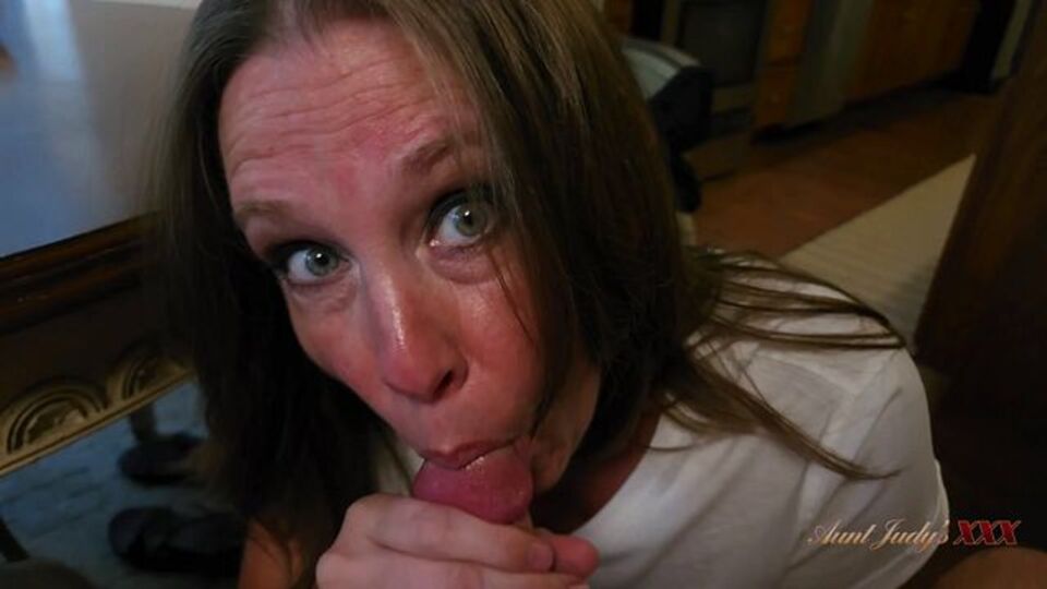 Autumn's big natural tits video by Aunt Judys XXX