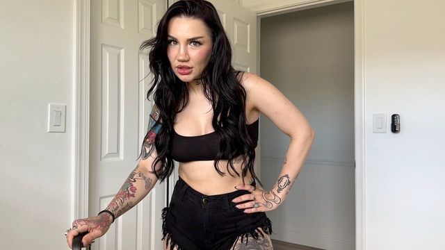 Porno de corridas protagonizado por la magnífica Itznovacane y Scott Stark