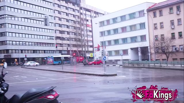 La avasallante Vanesa Colombiana y Lucia Bianco - película de tetas grandes - FaKings