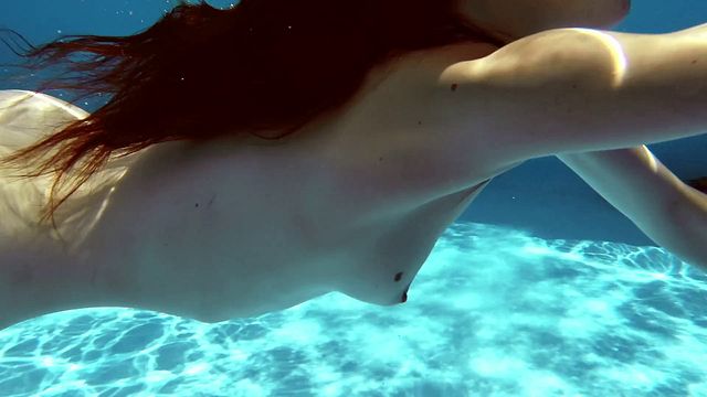 Milady in sesso culo grande di Underwater Show