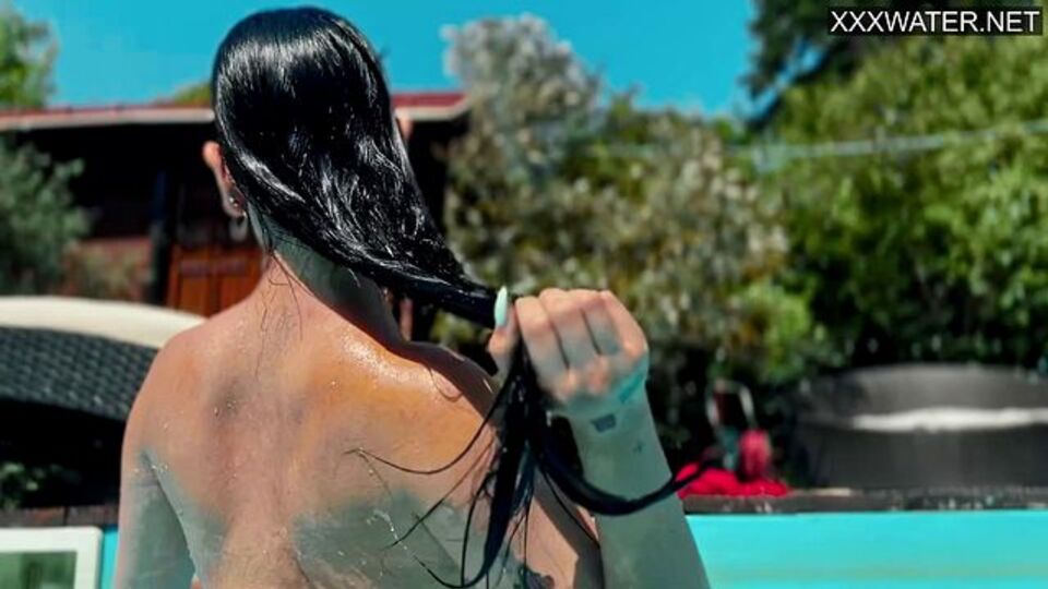 Underwater Show presenta sesso latina con Yenifer Chacon