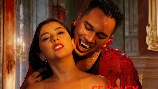 Contenido con la elitesca Lina Henao con estilo perrito de Sexmex