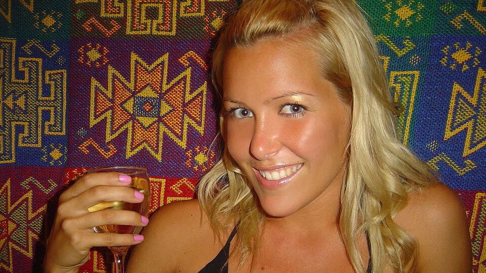 Adroit Sophie Moone at long hair trailer