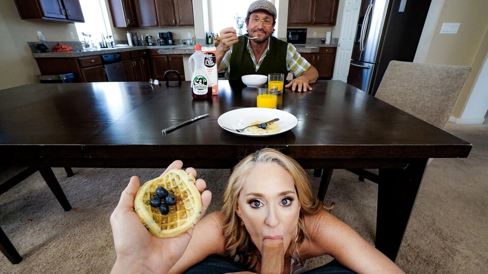 Sensibile Wendy Raine partecipa in scena lunghi capelli