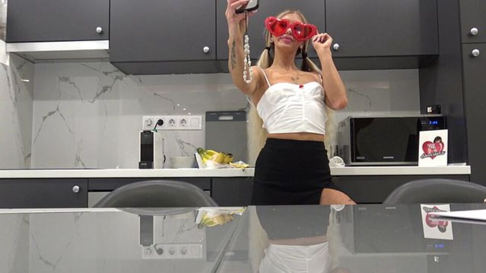 No Panties TV - clip reality