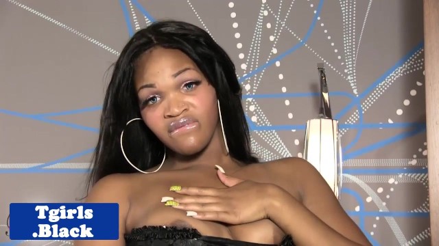 Femme fatale truelove's blue eyes scene