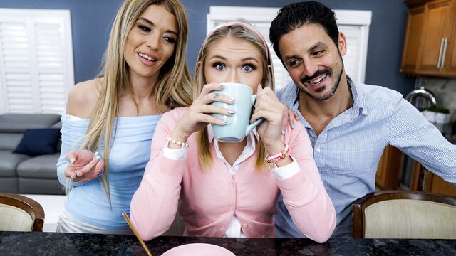 मोहक  Tiffany Fox और Juliana Marie का xxx देखें