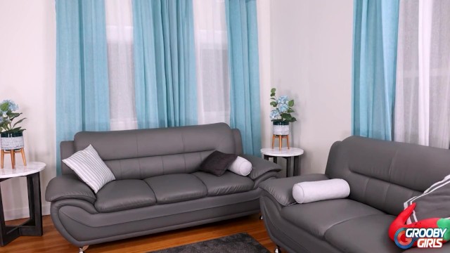 Mira tráiler con la preciosa joven