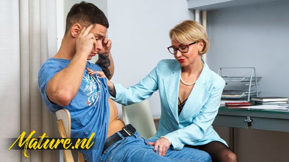 Mature NL - doggystyle xxx