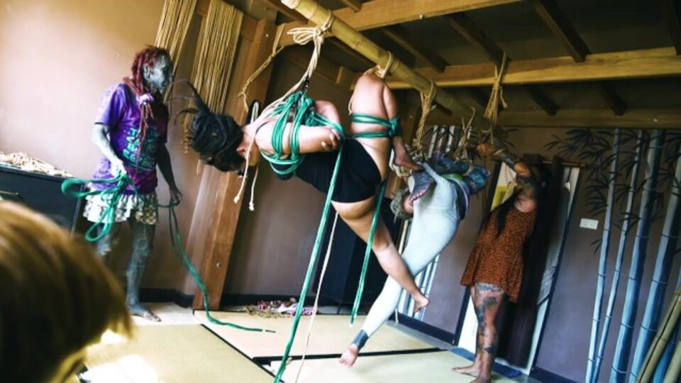 Sweet thing's tattoo scene