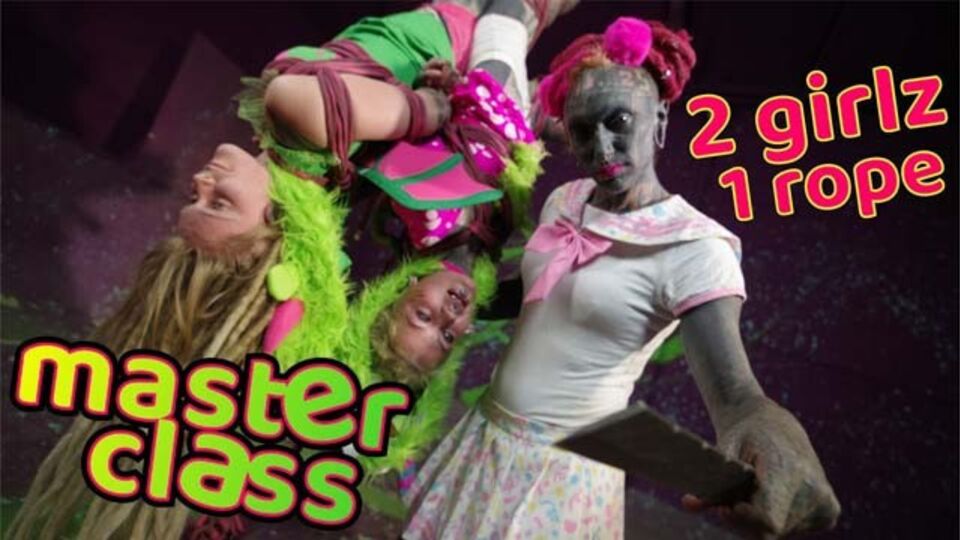 Anuskatzz's small tits scene