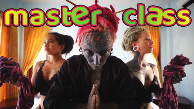 La stupéfiante Anuskatzz et Lily Lu dans porno fantasme