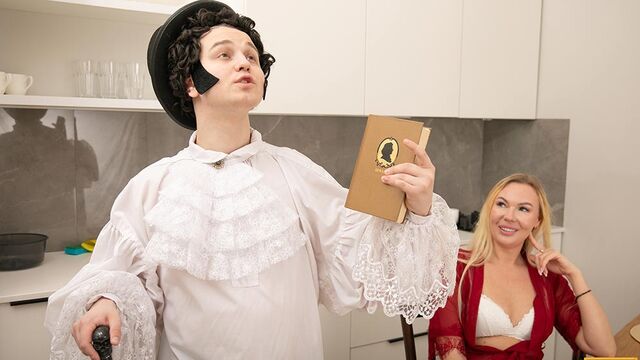 Blonde porn with explosive Michele Nolimi from Mature 4k